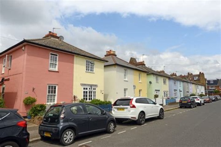Living in Surbiton: area guide to homes, schools and transport | Homes and Property